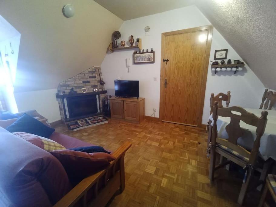 Atico En Pleno Pirineo Lägenhet El Pueyo de Jaca Exteriör bild