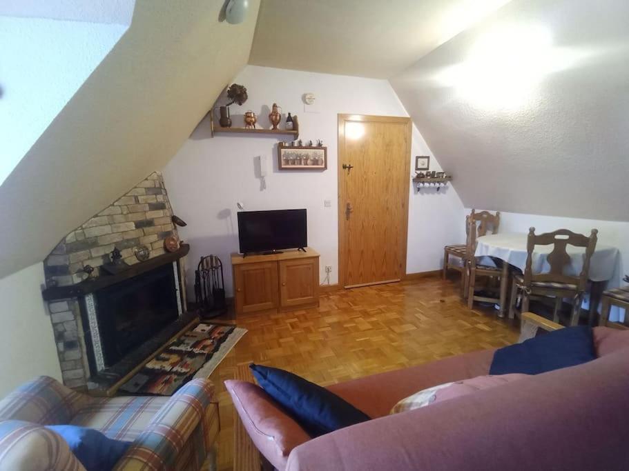 Atico En Pleno Pirineo Lägenhet El Pueyo de Jaca Exteriör bild